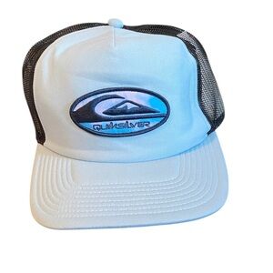 Quiksilver men’s slab grifter light blue trucker hat